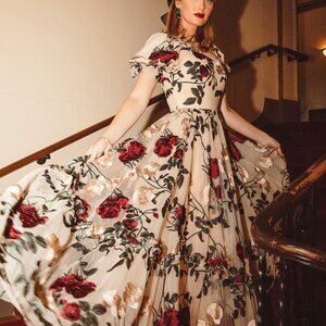 Ivy City Co Amora Roses Maxi Gown Womens Size Large